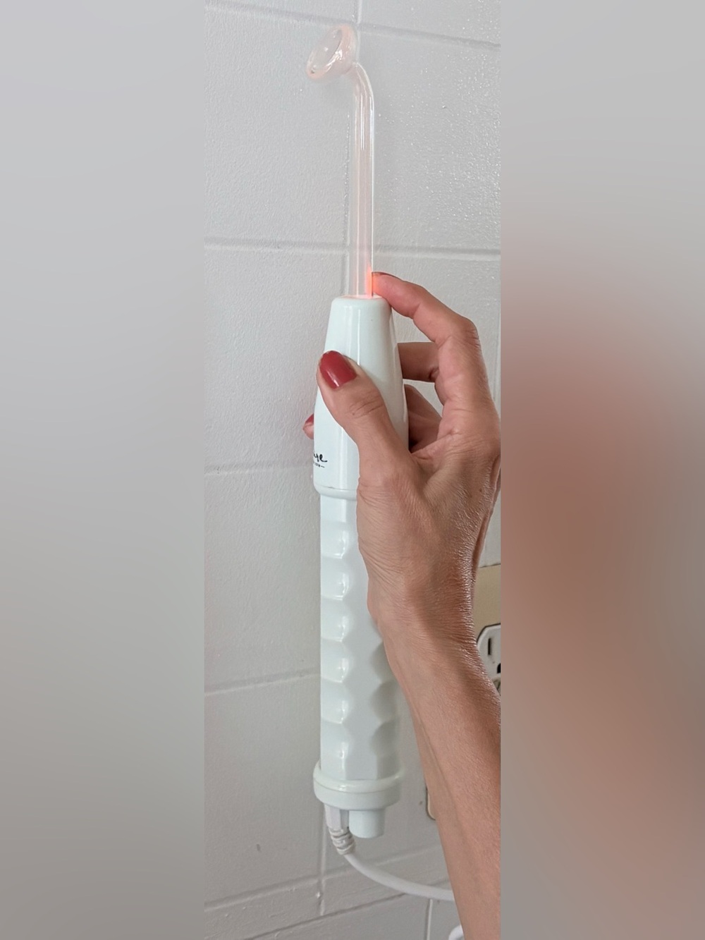 Daily Care NuDerma Wand – Face & Scalp Treatment Anti-Aging Device